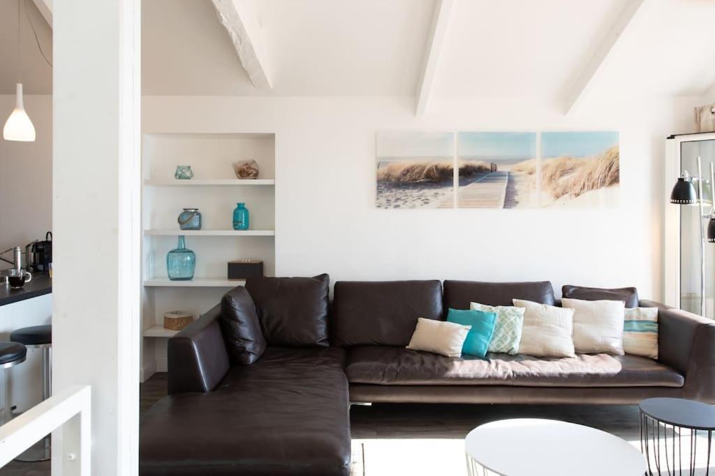 #40 Bright Sea View For 6 2mins Walk Port & Sea Appartamento